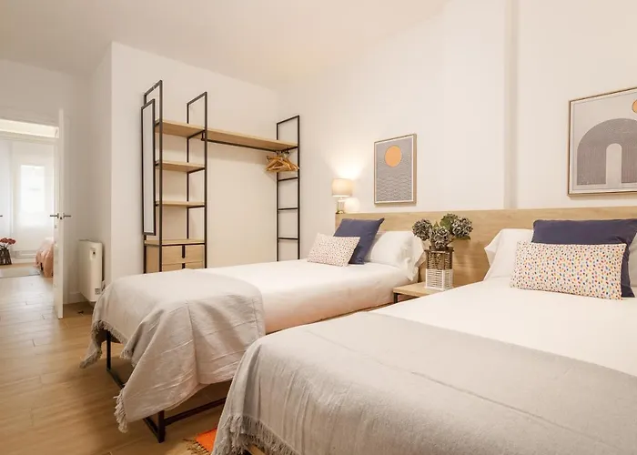 Elegante Y Recién Reformado En Abando *