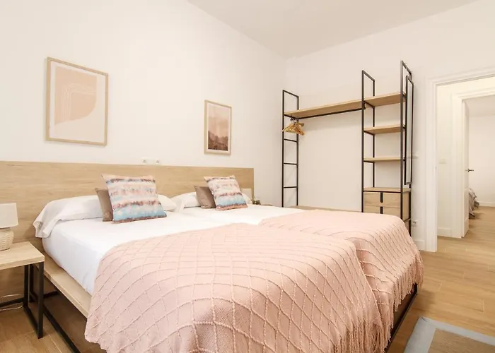 Elegante Y Recién Reformado En Abando *