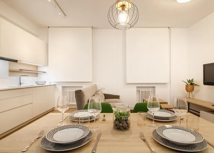 Elegante Y Recién Reformado En Abando