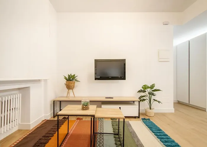 Elegante Y Recién Reformado En Abando *